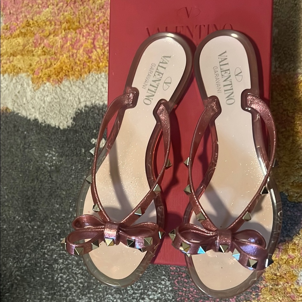 Valentino Pink Sandals thongs rock stud Bow Design - Picture 4 of 6